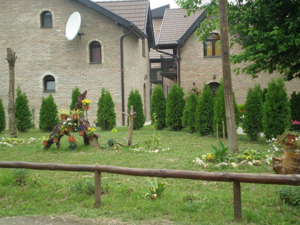 Apartments Jeremic Bela Crkva  Exteriör bild